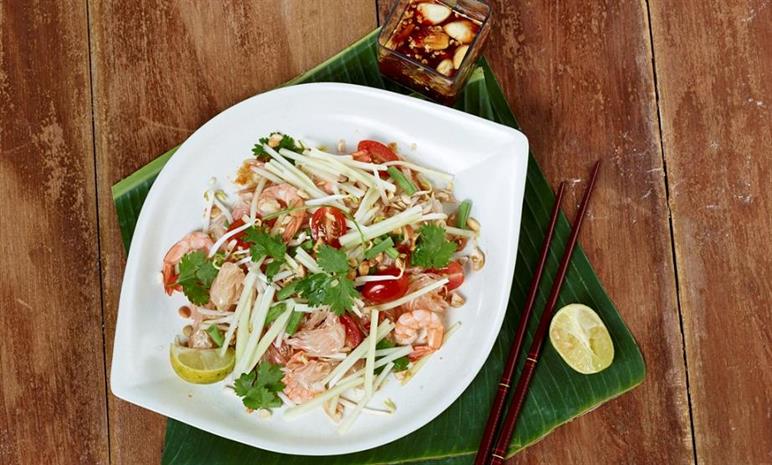 Segarnya Green Papaya Salad untuk Makan Siang